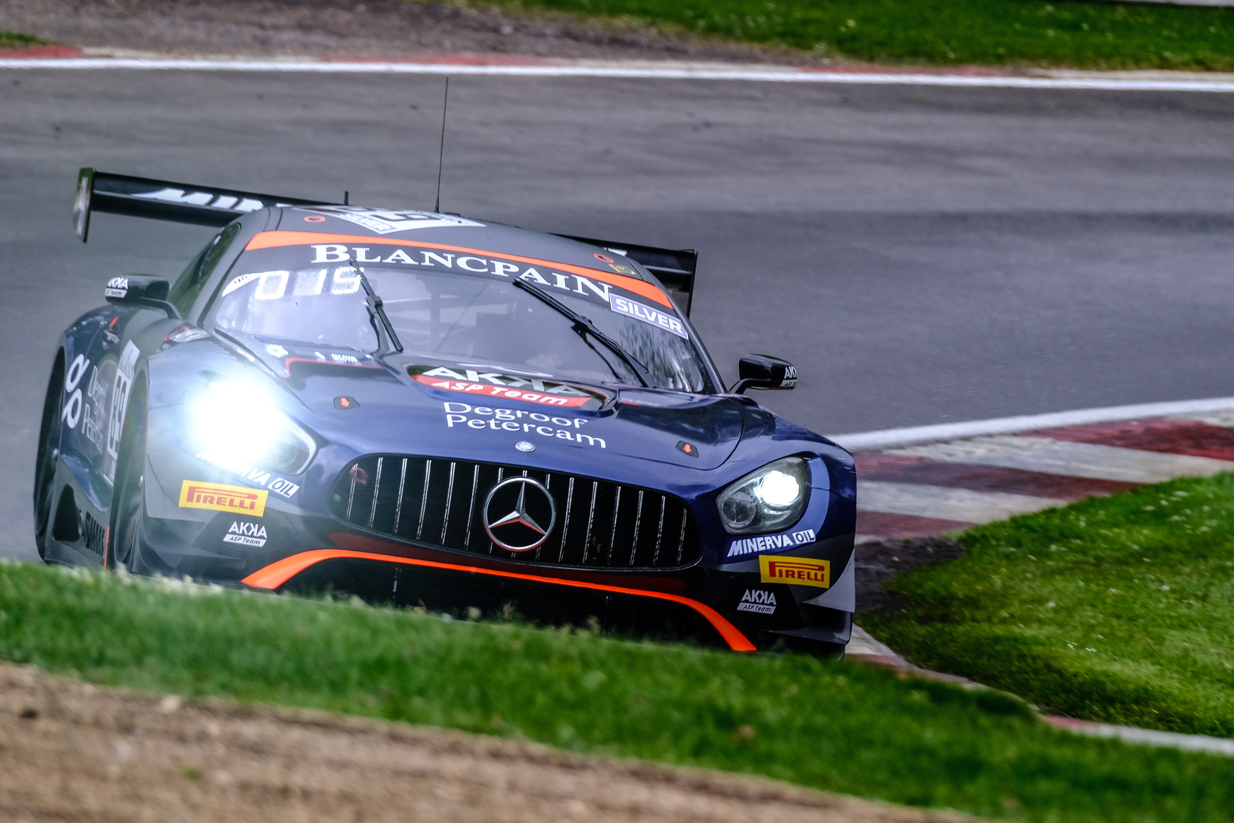 Historic Silver Cup And Overall Victory For Akka ASP Team / Bastian / Neubauer In Race One At Brands Hatch (05.05.19)