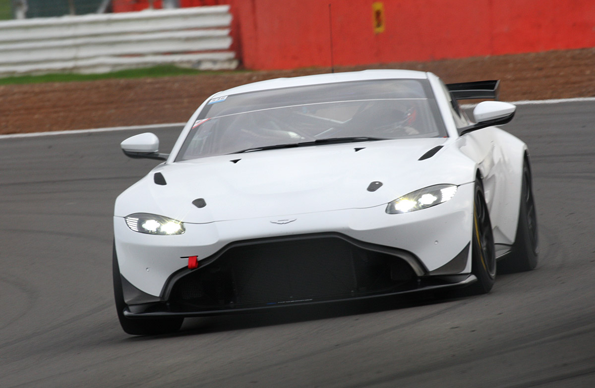 “Now Is The Perfect Time To Talk To Us.” – Newbridge Motorsport Prepares For 24H Dubai. (03.12.19)