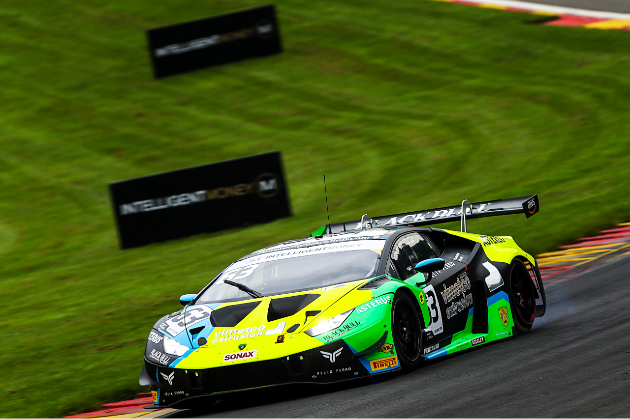 Machitski / Lind on pole at Spa for British GT Round Four.