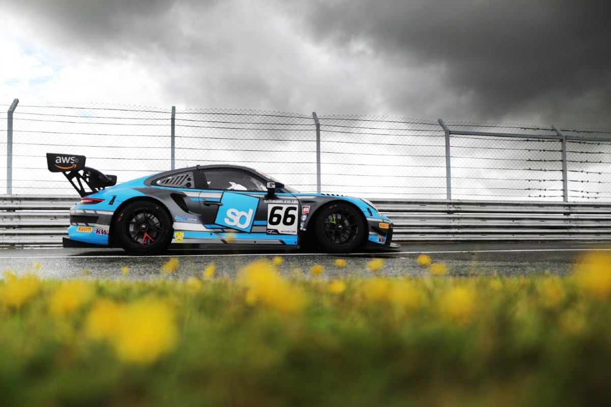 Team Parker Racing Porsche Quickest in drying FP2