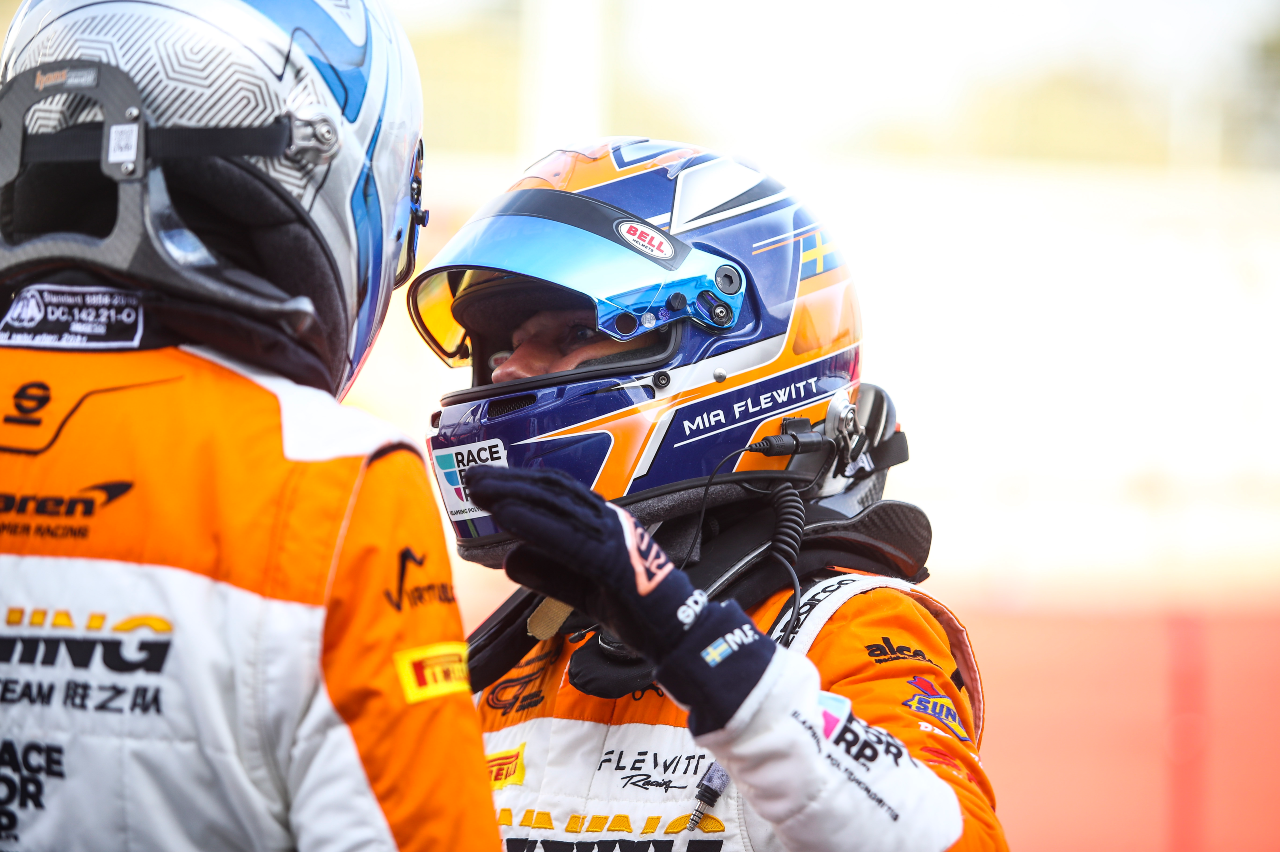 7TSIX Joins British GT with Flewitt and Hankey