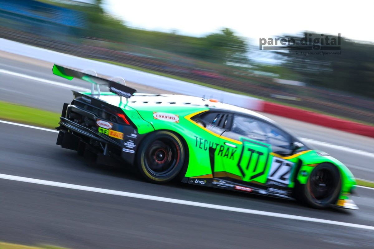 Barwell’s Balon and Mitchell on pole for Silverstone 500