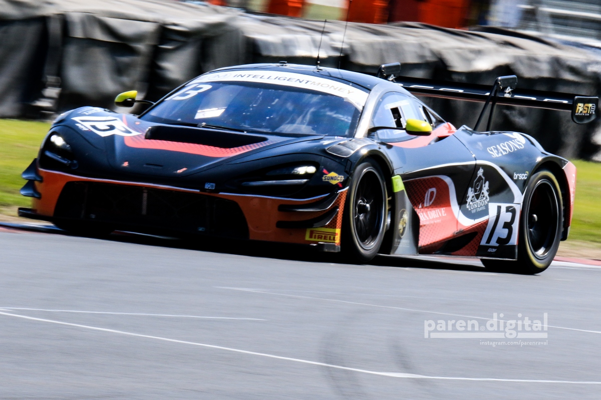 Hankey Goes Quickest in British GT FP2 as Donington temperatures climb