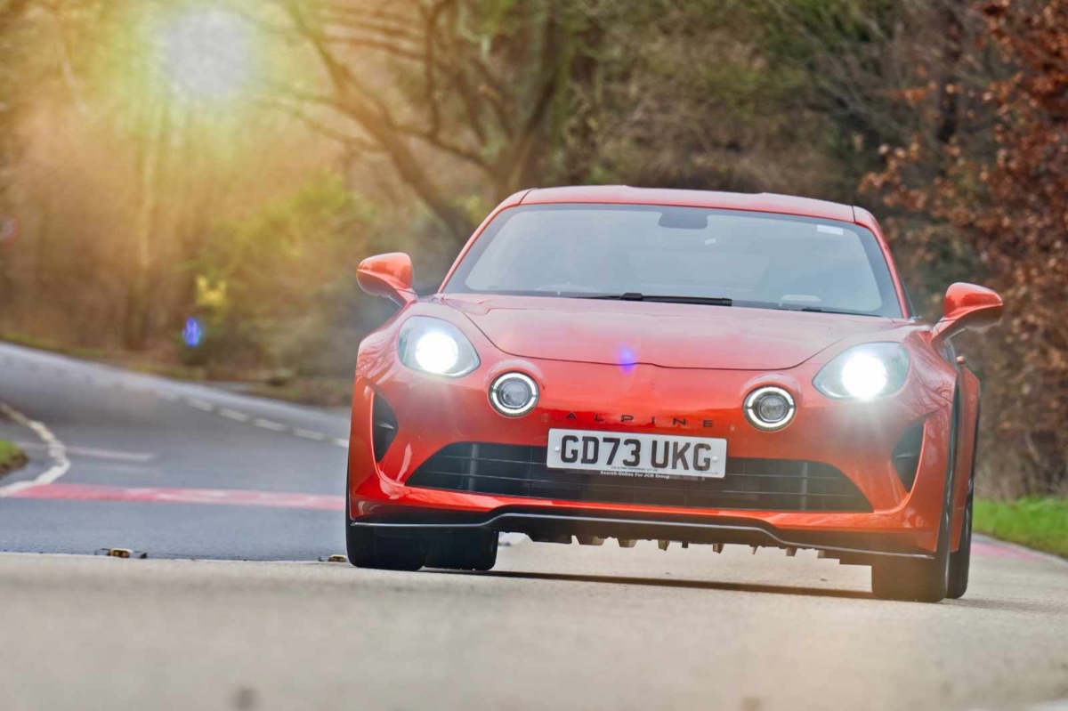 EnduranceandGT visits JCB Alpine Canterbury ahead of official launch
