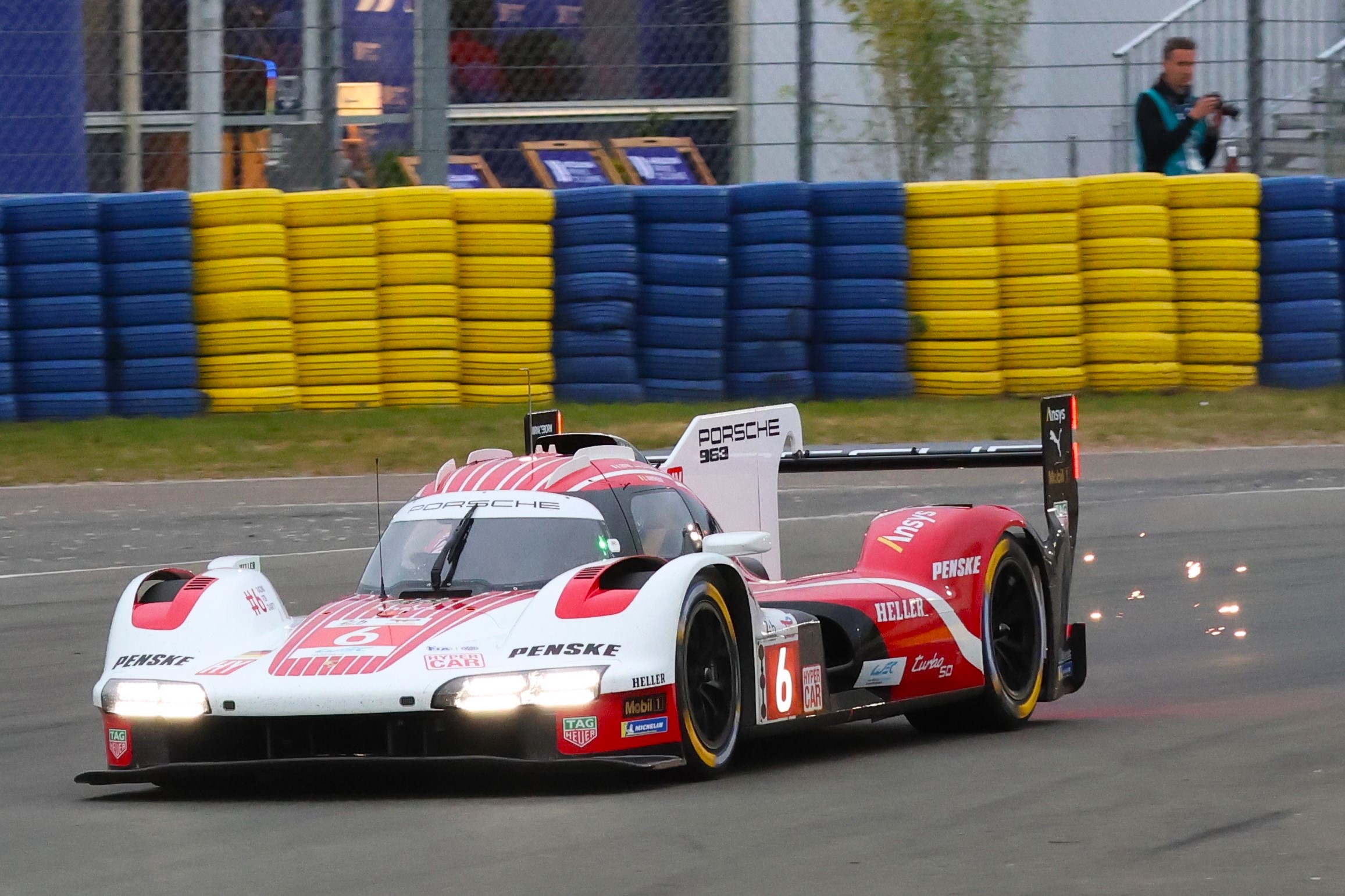 “What a day for Porsche Penske Motorsport!” – says Roger Penske. “This year the world looks a lot brighter” after Estre takes pole at Le Mans